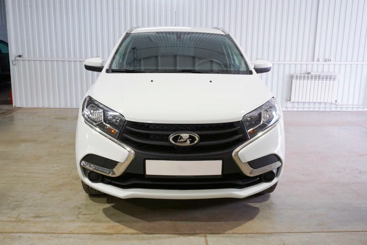 Lada Xray